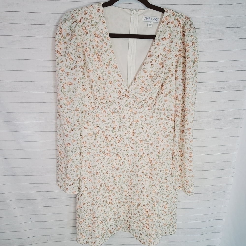 SHE & SKY V NECK LONG SLEEVE FLORAL DRESS, SZ MEDIUM